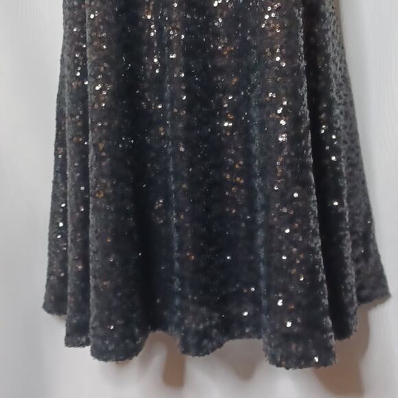 PEARL GEORGINA CHAPMAN of MARCHESA Sequin Dress. 10 - Picture 8 of 13